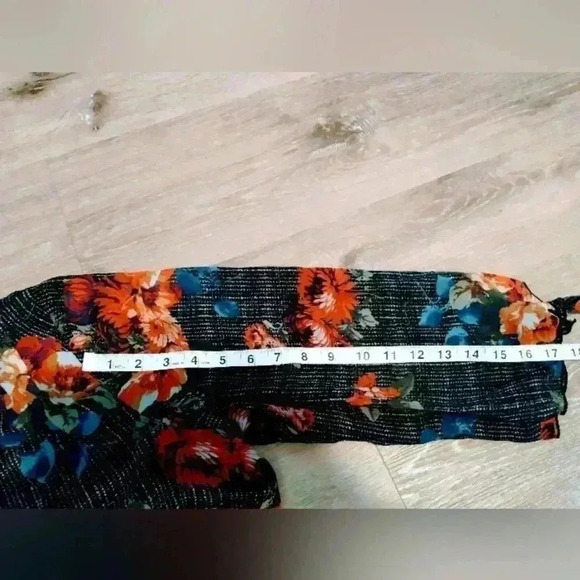 Alyx women's size 1x poncho style black/red flower shear arm top - Picture 7 of 10